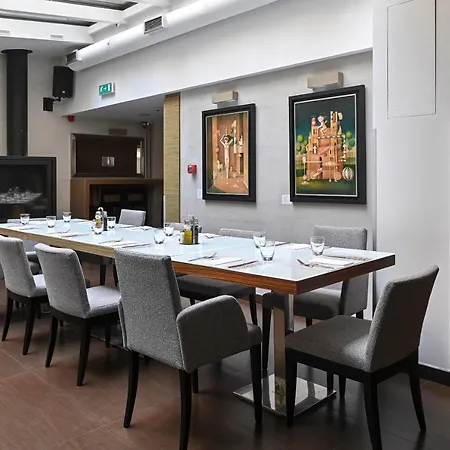 Art Hotel, A Member Of Radisson Individuals 4* Βελιγράδι