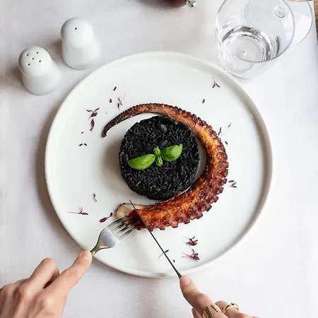 Art Hotel, A Member Of Radisson Individuals 4* Belgrade